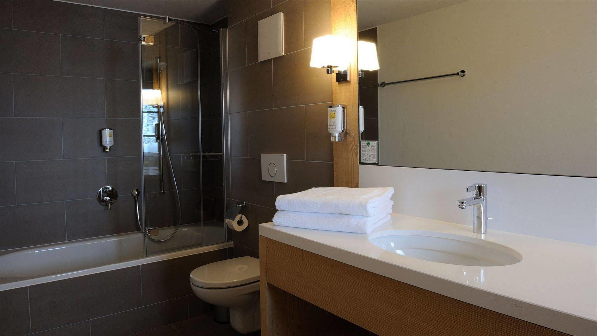Hotel Des Alpes Superieur Gstaad Kültér fotó