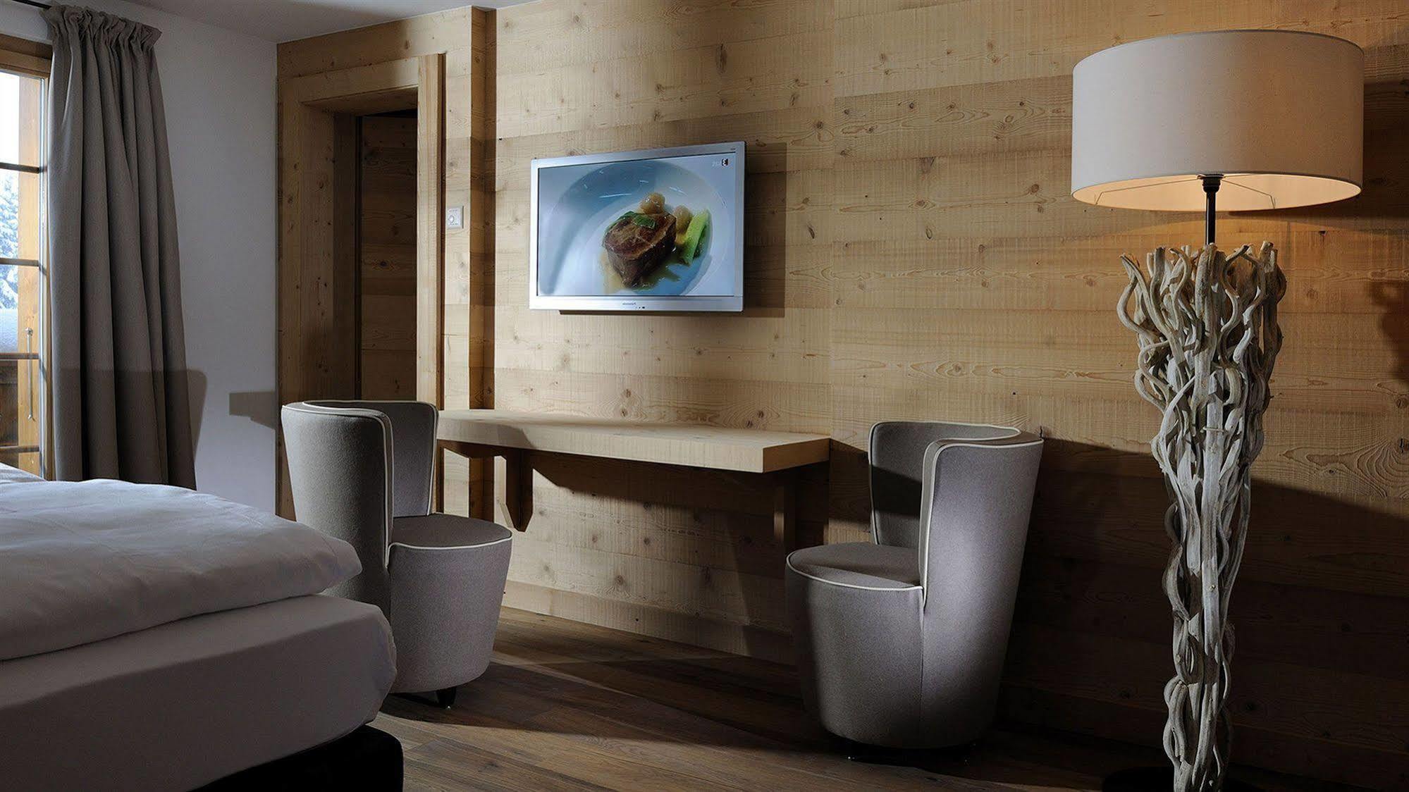 Hotel Des Alpes Superieur Gstaad Kültér fotó