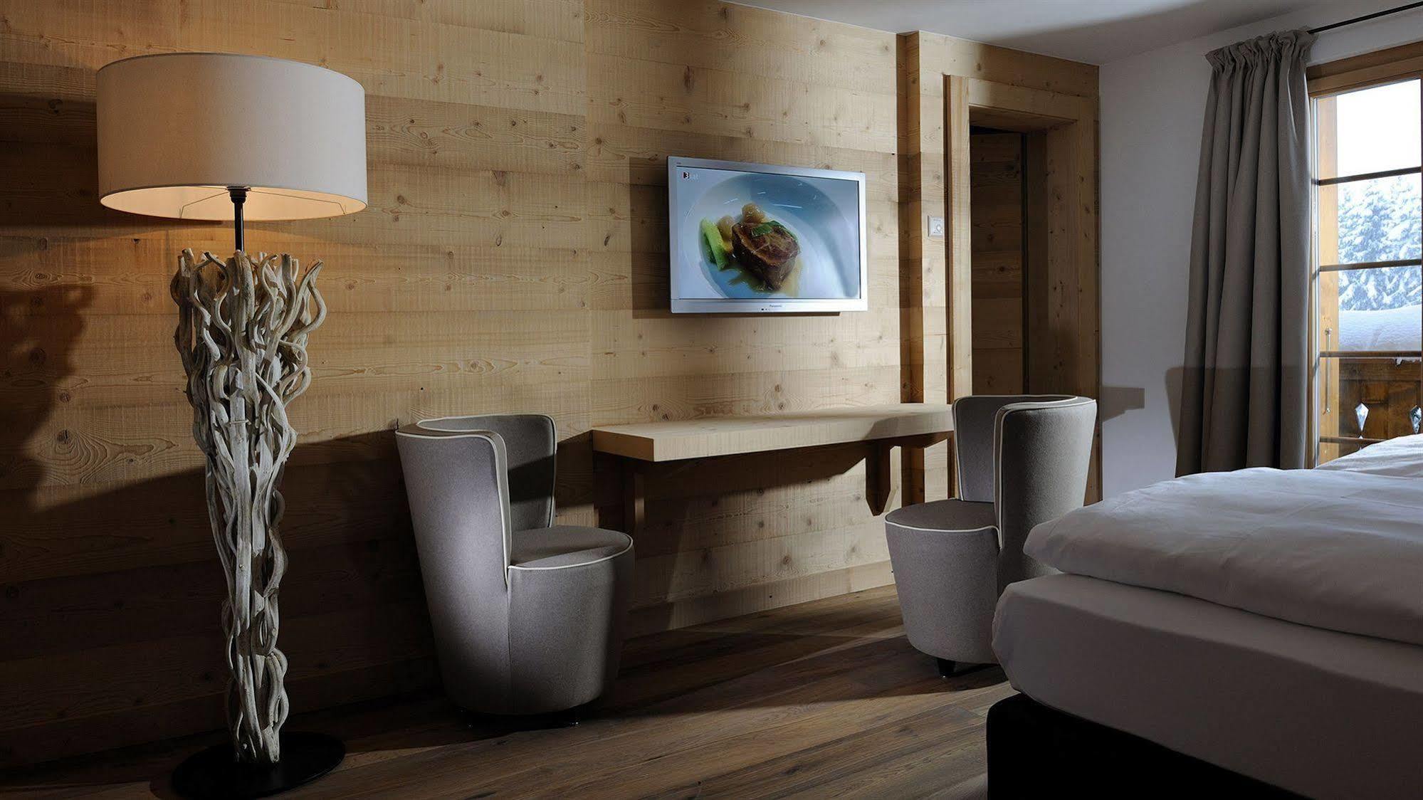 Hotel Des Alpes Superieur Gstaad Kültér fotó